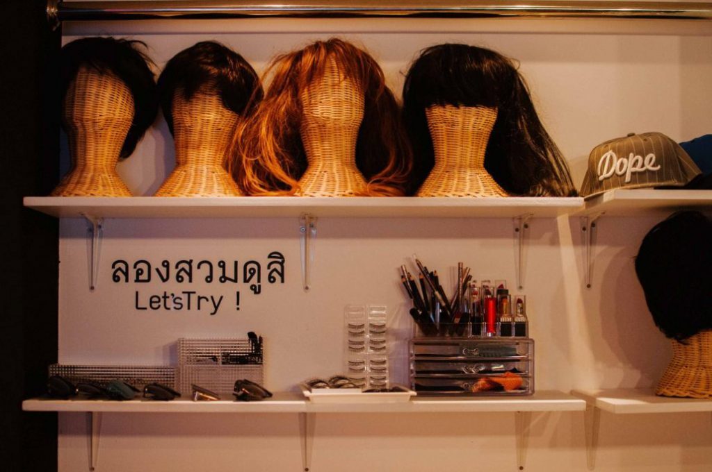‘ชาย หญิง สิ่งสมมุติ’ ที่พาเราไปท่องจักรวาลและเรียนรู้เรื่องราวของชาว LGBT หรือเพศทางเลือกให้ลึกซึ้งมากยิ่งขึ้