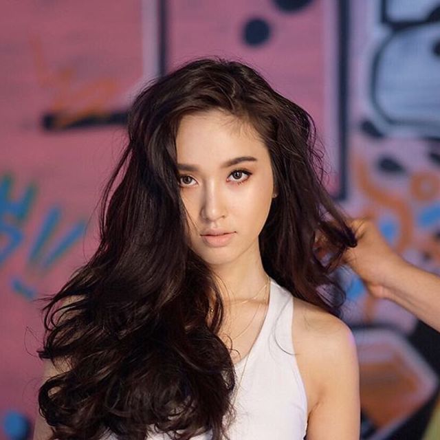 ปอย ตรีชฎา