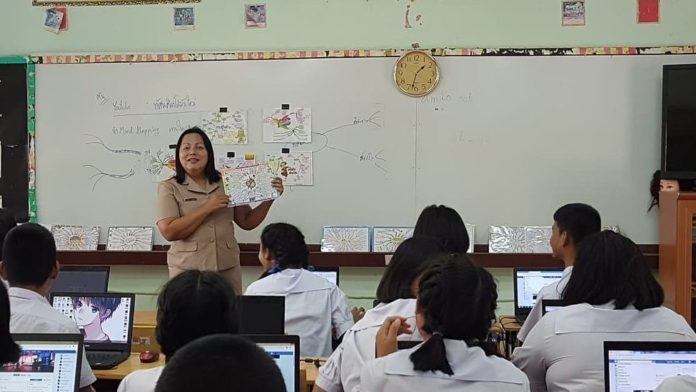 ครูเพศที่สาม : ฉันต้องทำงานให้หนักเพื่อพิสูจน์ให้คนอื่นรู้ว่า ฉันก็เป็นครูได้